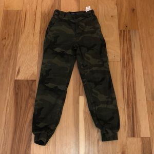 HOLLISTER camo jogger
